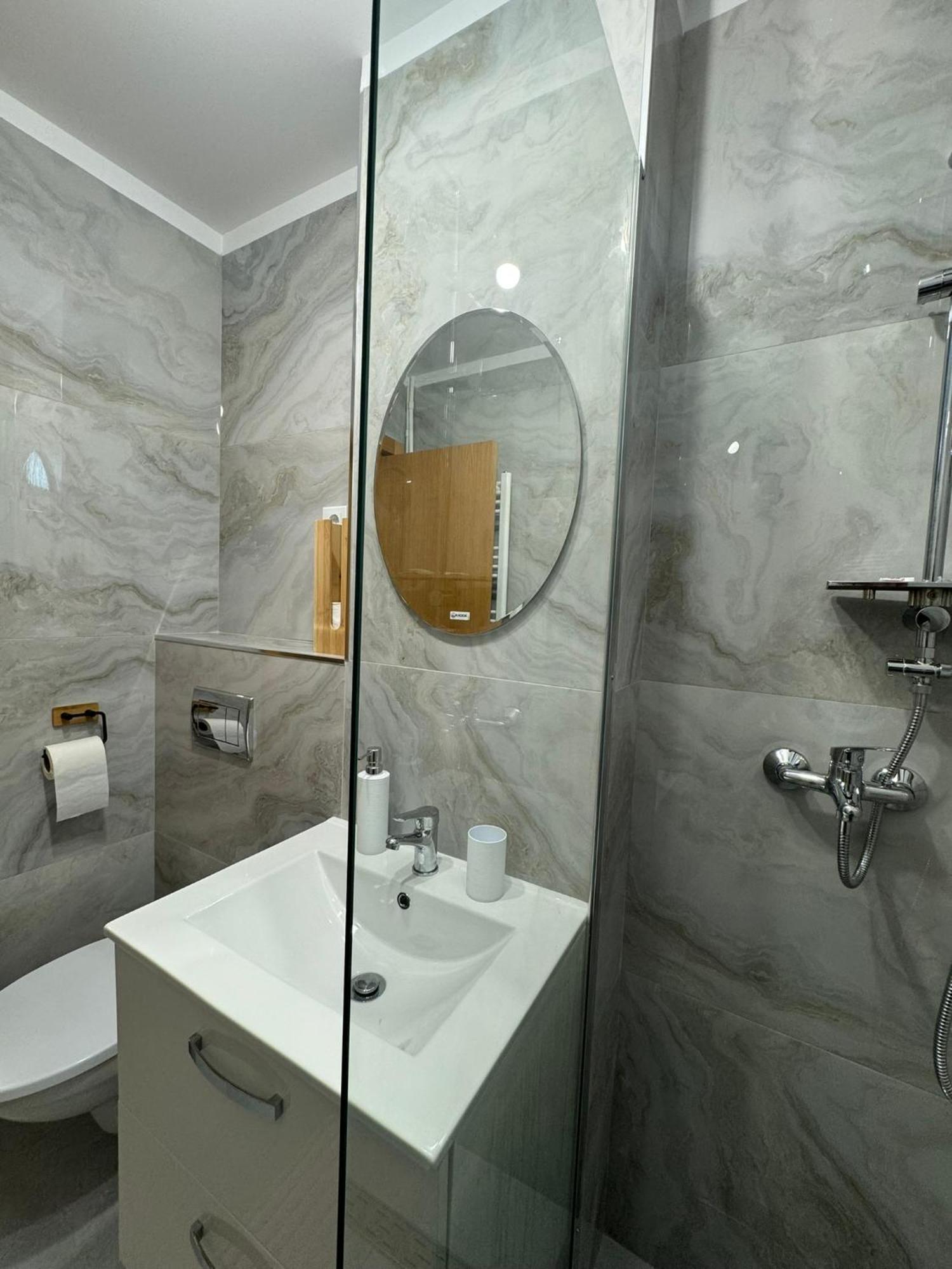 Apartament Central Ramnicu Valcea Ngoại thất bức ảnh
